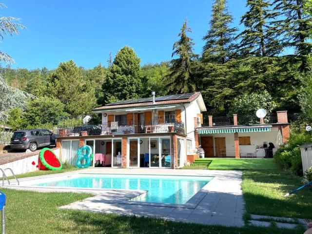 Villa Indipendente in vendita a Fortunago, Lombardia