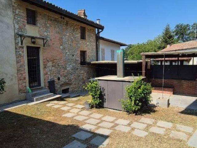 Villa Indipendente in vendita a Fortunago, Lombardia