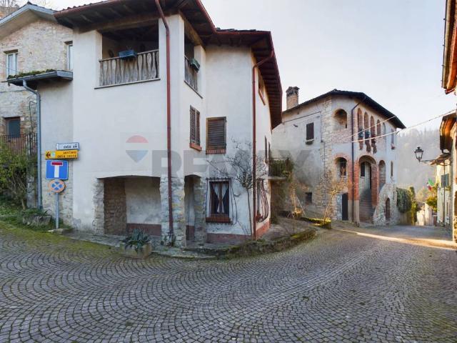 Villa Indipendente in vendita a Fortunago, Lombardia