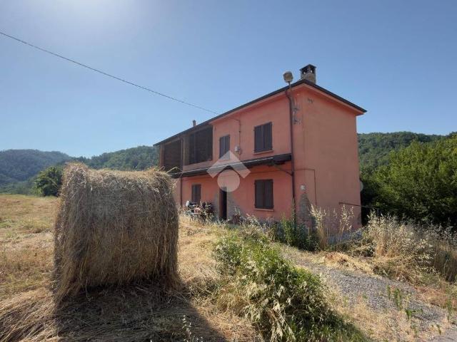Villa Indipendente in vendita a Fortunago, Lombardia