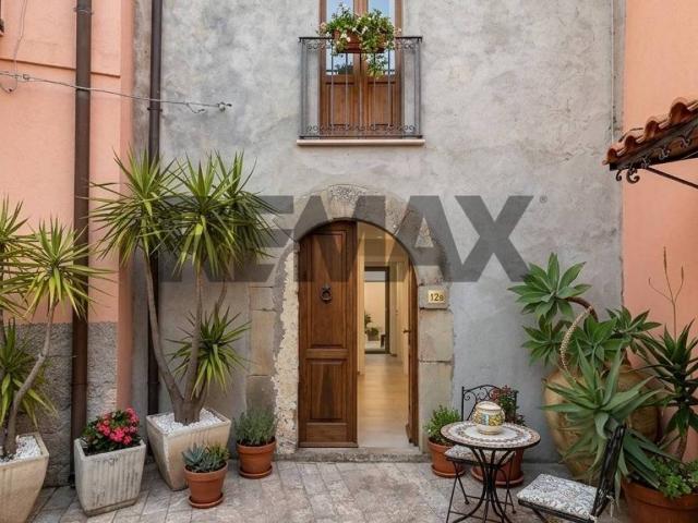 Villa Indipendente in vendita a Forza D'agrò, Sicilia