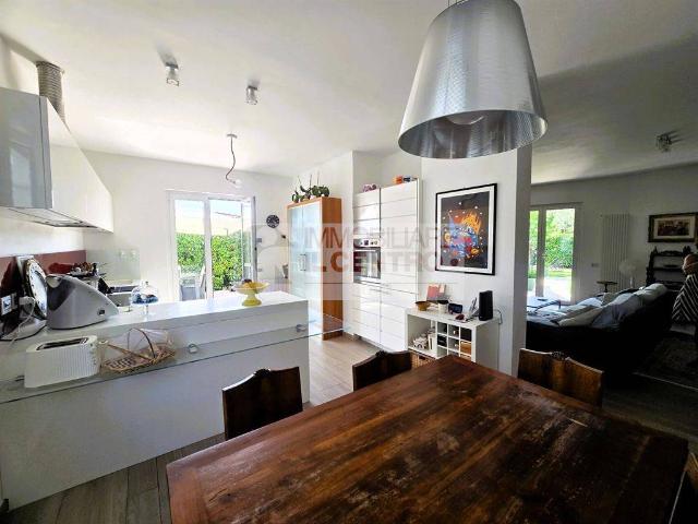 Villa Indipendente in vendita a Unione di comuni Montana Lunigiana, Fosdinovo