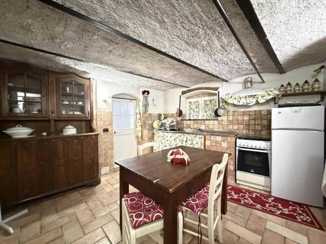 Villa Indipendente in vendita a Unione di comuni Montana Lunigiana, Fosdinovo