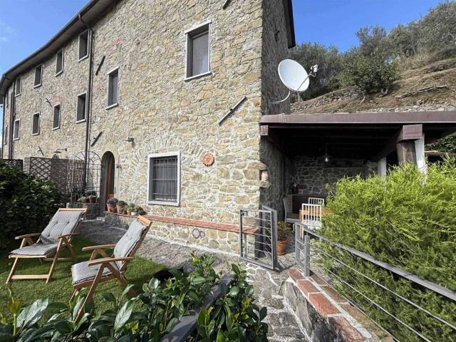 Villa Indipendente in vendita a Unione di comuni Montana Lunigiana, Fosdinovo