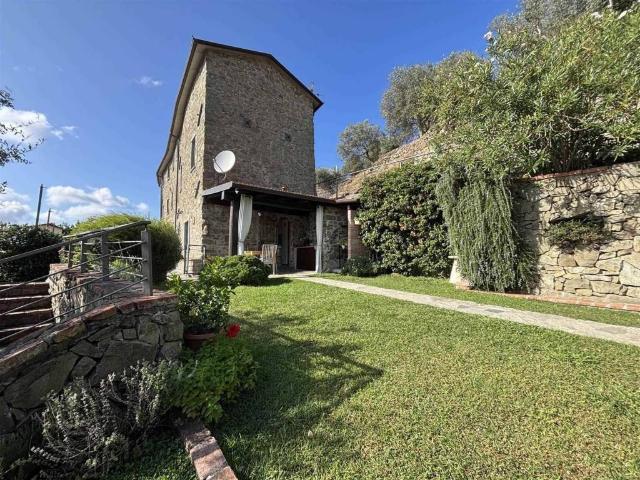 Villa Indipendente in vendita a Unione di comuni Montana Lunigiana, Fosdinovo