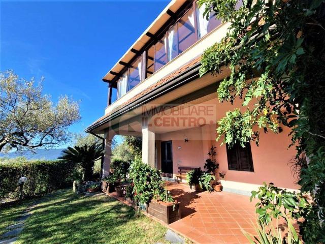 Villa Indipendente in vendita a Unione di comuni Montana Lunigiana, Fosdinovo