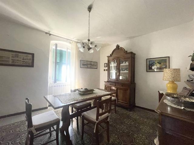 Villa Indipendente in vendita a Unione di comuni Montana Lunigiana, Fosdinovo