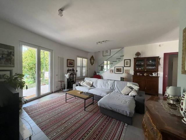 Villa Indipendente in vendita a Unione di comuni Montana Lunigiana, Fosdinovo