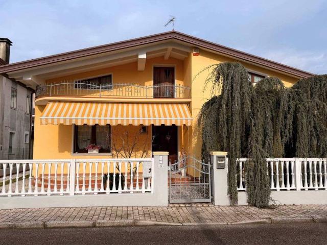 Villa Indipendente in vendita a Fossalta, Veneto
