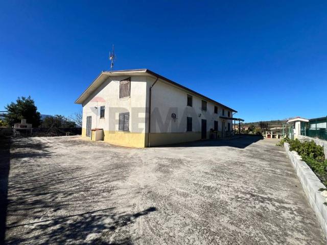 Villa Indipendente in vendita a Fragneto Monforte, Campania