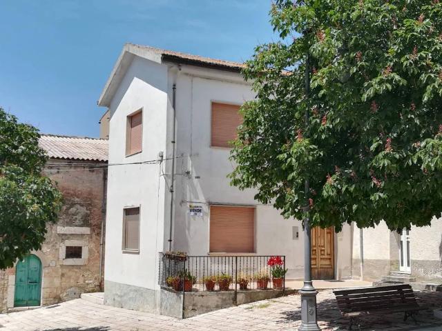 Villa Indipendente in vendita a Fragneto Monforte, Campania