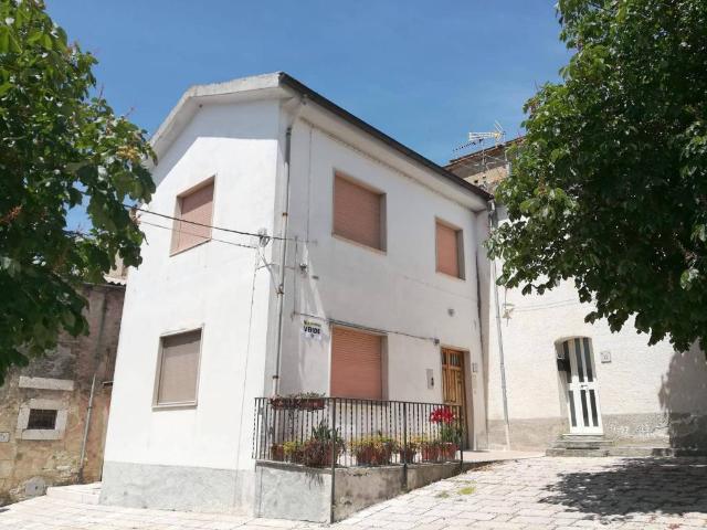 Villa Indipendente in vendita a Fragneto Monforte, Campania