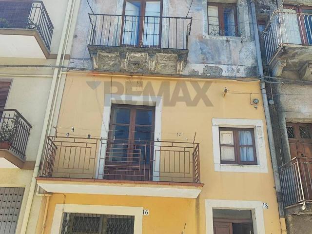 Villa Indipendente in vendita a Francavilla Di Sicilia, Sicilia