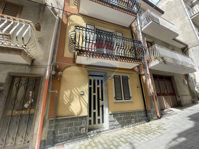 Villa Indipendente in vendita a Francavilla Di Sicilia, Sicilia