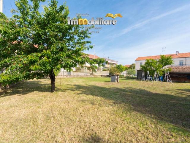 Villa Indipendente in vendita a Frascarolo, Lombardia