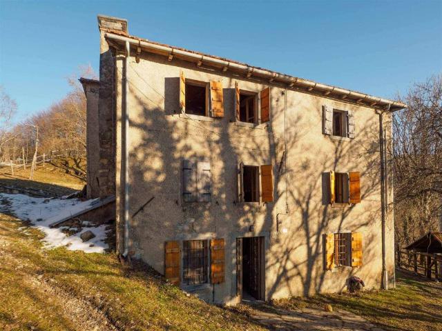 Villa Indipendente in vendita a Unione dei comuni del Distretto Ceramico, Frassinoro