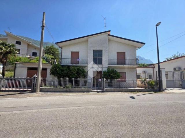 Villa Indipendente in vendita a Frasso Telesino, Campania