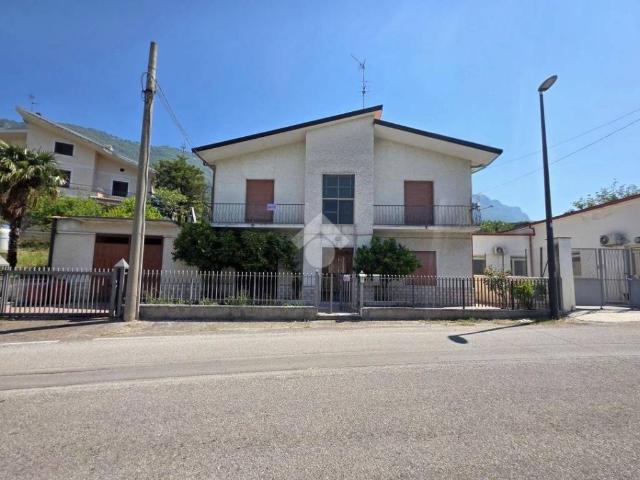 Villa Indipendente in vendita a Frasso Telesino, Campania