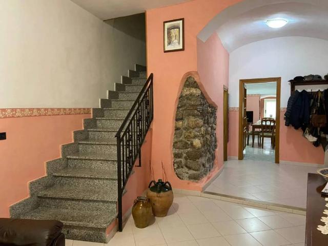 Villa Indipendente in vendita a Frasso Telesino, Campania