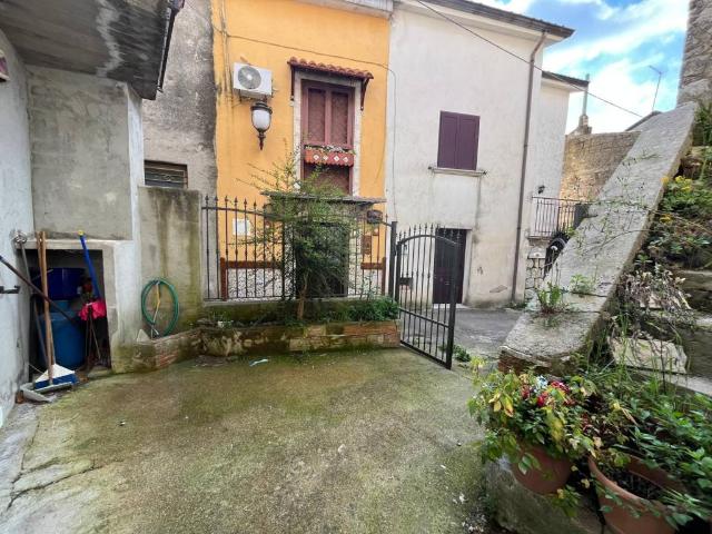 Villa Indipendente in vendita a Frasso Telesino, Campania