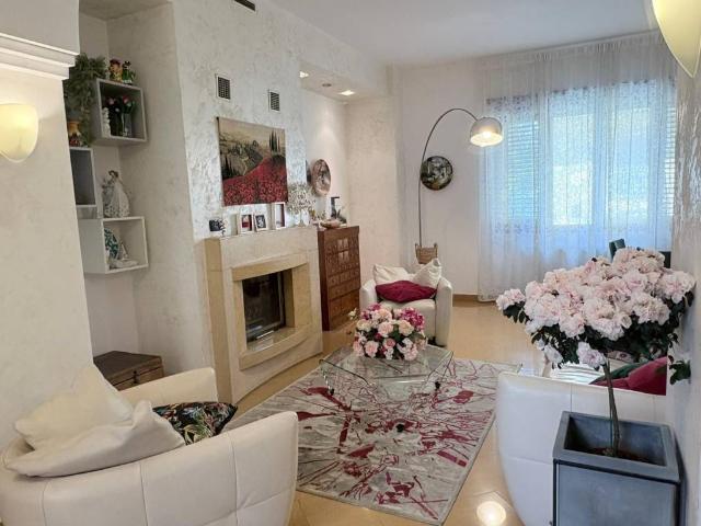 Villa Indipendente in vendita a Rossini, Frattamaggiore