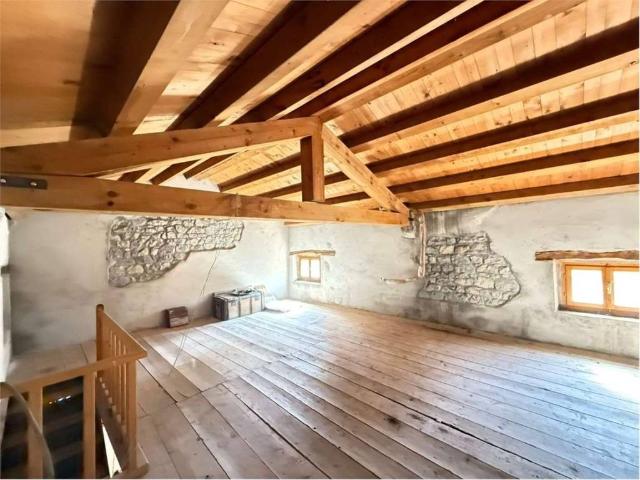 Villa Indipendente in vendita a Fregona, Veneto