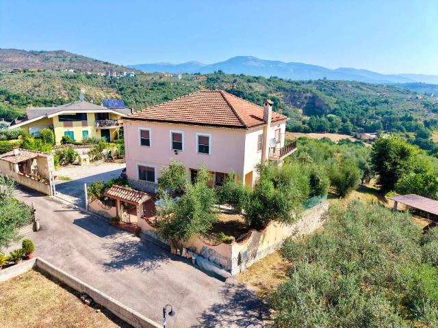Villa Indipendente in vendita a Alatri, Lazio