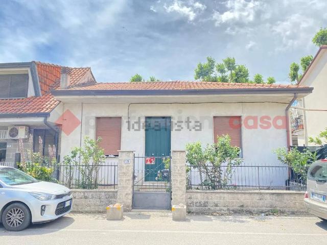 Villa Indipendente in vendita a Frosinone, Lazio