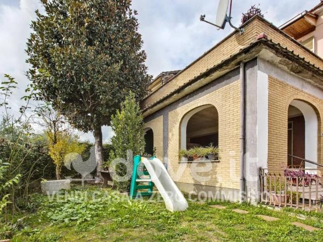 Villa Indipendente in vendita a Cavoni, Frosinone