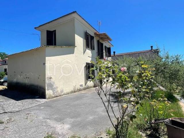Villa Indipendente in vendita a Frosinone, Lazio
