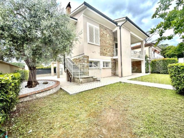 Villa Indipendente in vendita a Unione dei Comuni Circondario dell'Empolese Valdelsa, Fucecchio