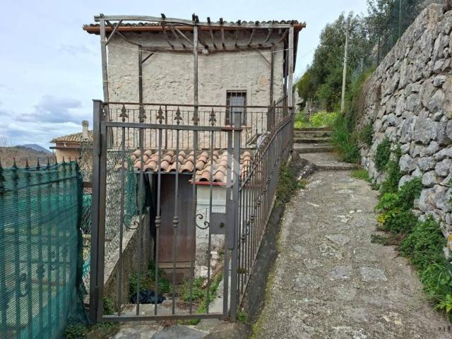 Villa Indipendente in vendita a Fumone, Lazio