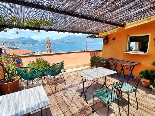 Villa Indipendente in vendita a Gaeta Medievale, Gaeta