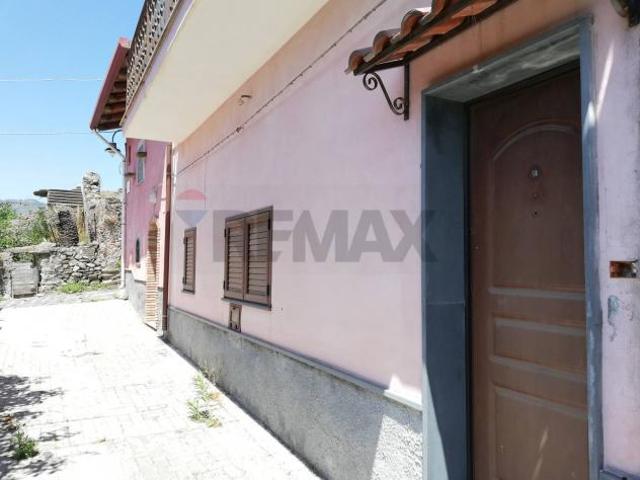 Villa Indipendente in vendita a Gaggi, Sicilia