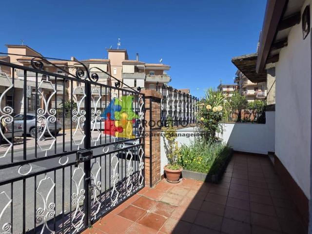 Villa Indipendente in vendita a Gaggi, Sicilia