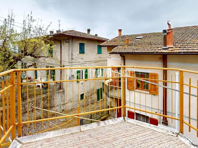 Villa Indipendente in vendita a Unione dell'Appennino Bolognese, Gaggio Montano