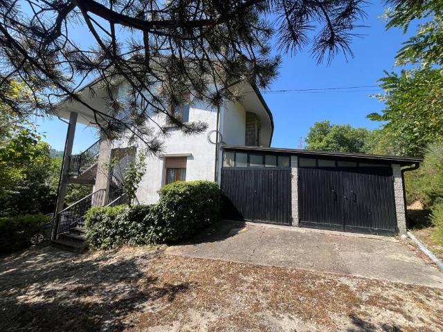 Villa Indipendente in vendita a Unione dell'Appennino Bolognese, Gaggio Montano