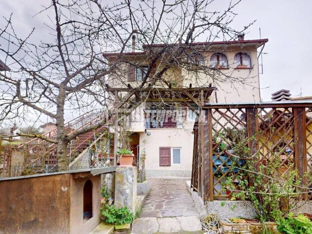 Villa Indipendente in vendita a Unione dell'Appennino Bolognese, Gaggio Montano