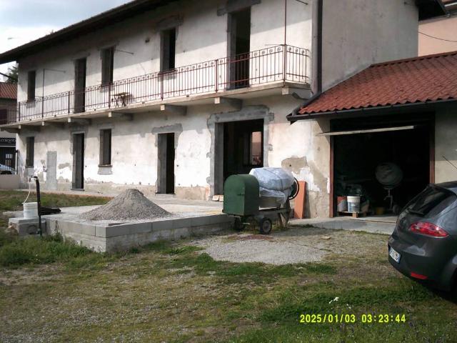 Villa Indipendente in vendita a Caiello, Gallarate