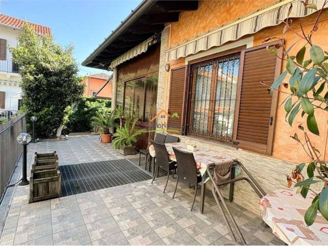Villa Indipendente in vendita a Arnate, Gallarate