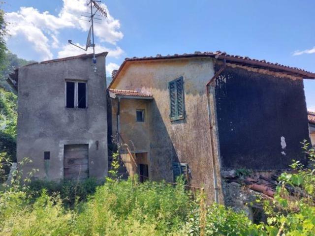 Villa Indipendente in vendita a Unione Comuni Garfagnana, Gallicano
