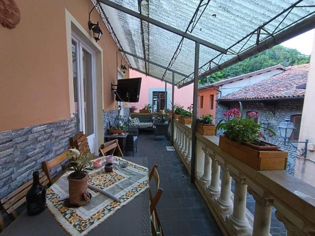 Villa Indipendente in vendita a Unione Comuni Garfagnana, Gallicano