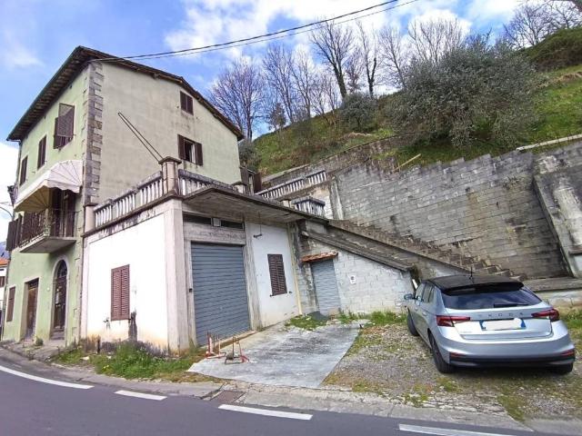 Villa Indipendente in vendita a Unione Comuni Garfagnana, Gallicano