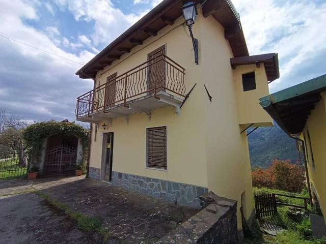 Villa Indipendente in vendita a Unione Comuni Garfagnana, Gallicano