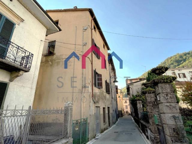Villa Indipendente in vendita a Unione Comuni Garfagnana, Gallicano