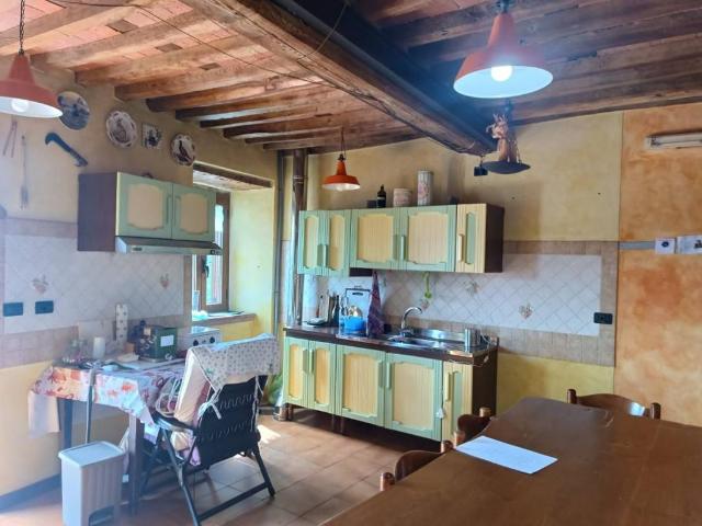 Villa Indipendente in vendita a Unione Comuni Garfagnana, Gallicano