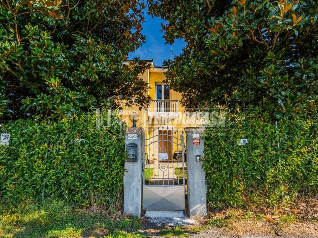 Villa Indipendente in vendita a Unione Reno Galliera, Galliera