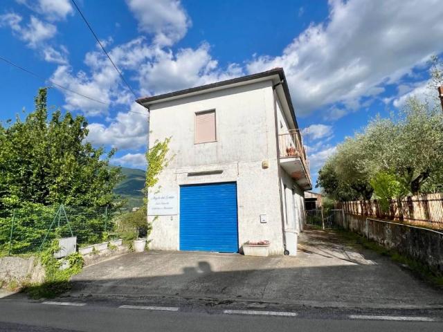 Villa Indipendente in vendita a Gallinaro, Lazio