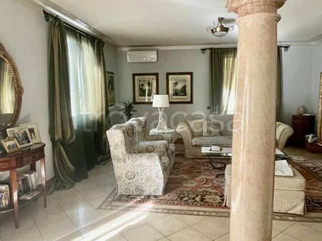 Villa Indipendente in vendita a Gambara, Lombardia