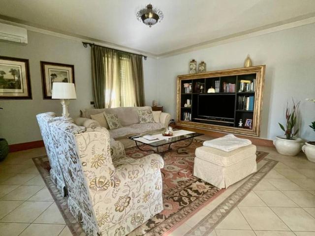 Villa Indipendente in vendita a Gambara, Lombardia